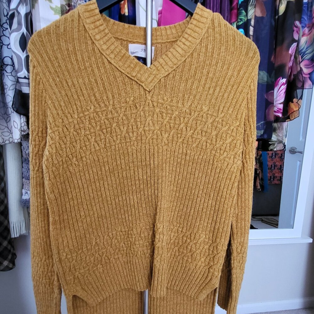 Universal Thread Mustard Yellow Pullover Sweater